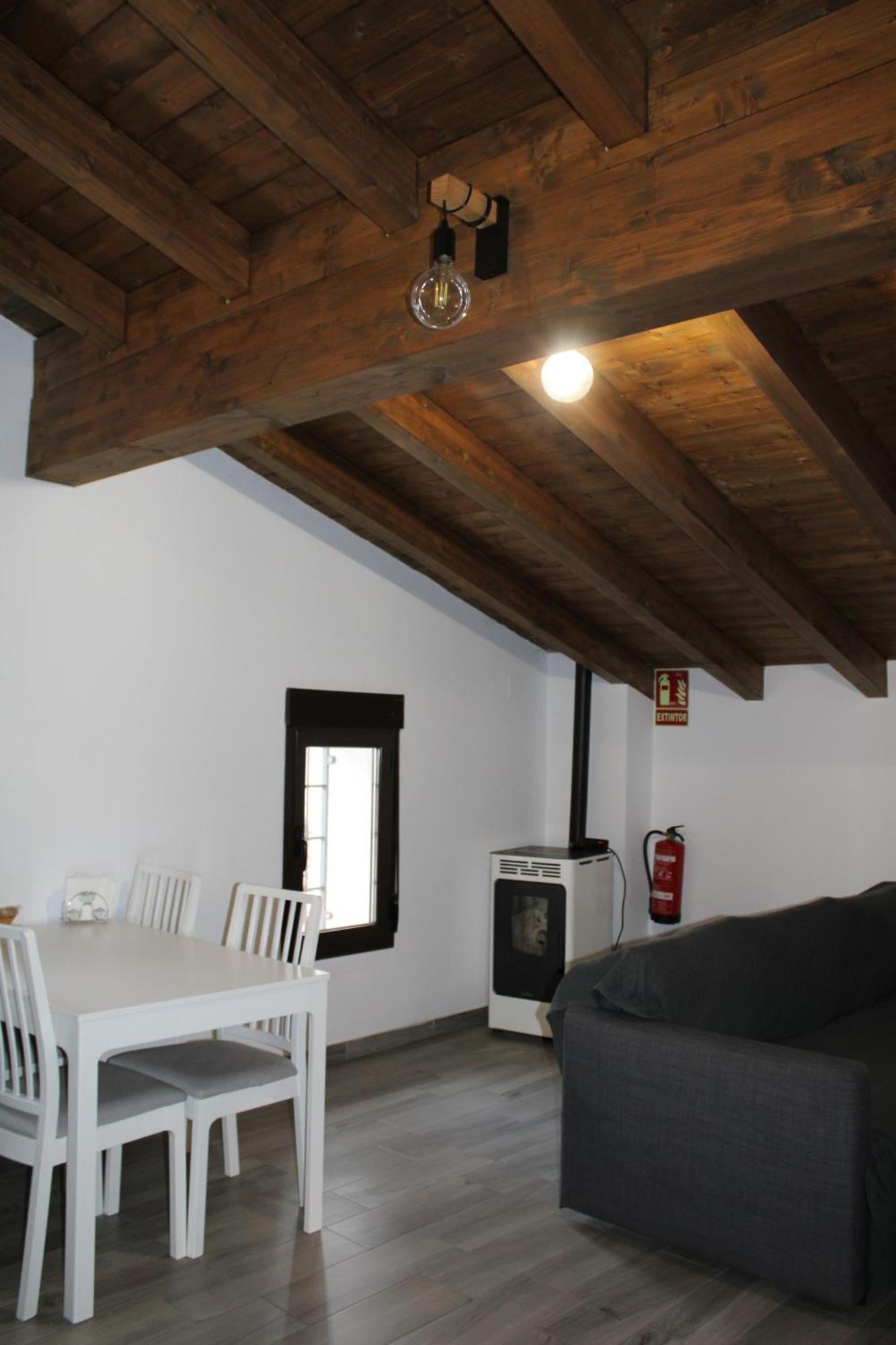 Apartamentos Patas Y Patetas Tragacete Kültér fotó